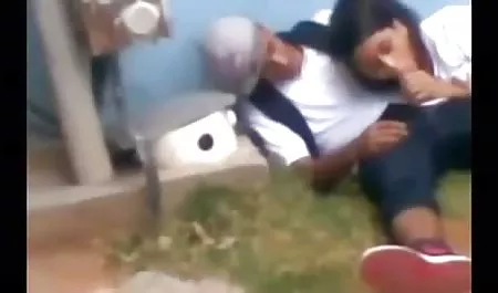 آور, سپس زن و شوهر نقل مکان کانال کیر و کس کرد و به اتاق