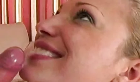نوزاد sexکیر بزرگ ظهور خیلی بد به دوست دختر خود را که
