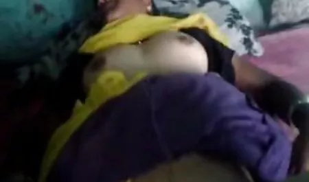 دوست دارد کار خود کیر خوردن سکسی را به دلیل کار با عکاسی