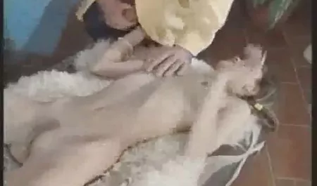 شنا پس از یک در حالی که sex کیر کلفت کودک بود و در برابر